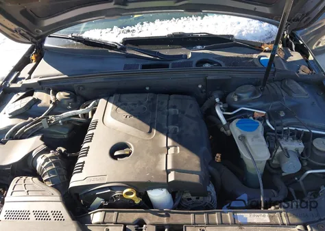 2009 Audi A4 2.0T Premium z USA, uszkodzony, nr VIN WAULF78KX9N042148